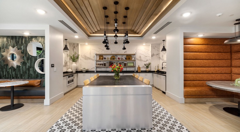 Entertaining kitchen with large island and sitting areas Entertaining kitchen with large island and sitting areas